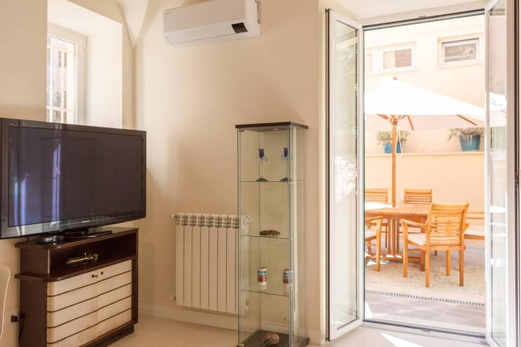 Romantica Apartment With Dehors Near San Giovanni المظهر الخارجي الصورة